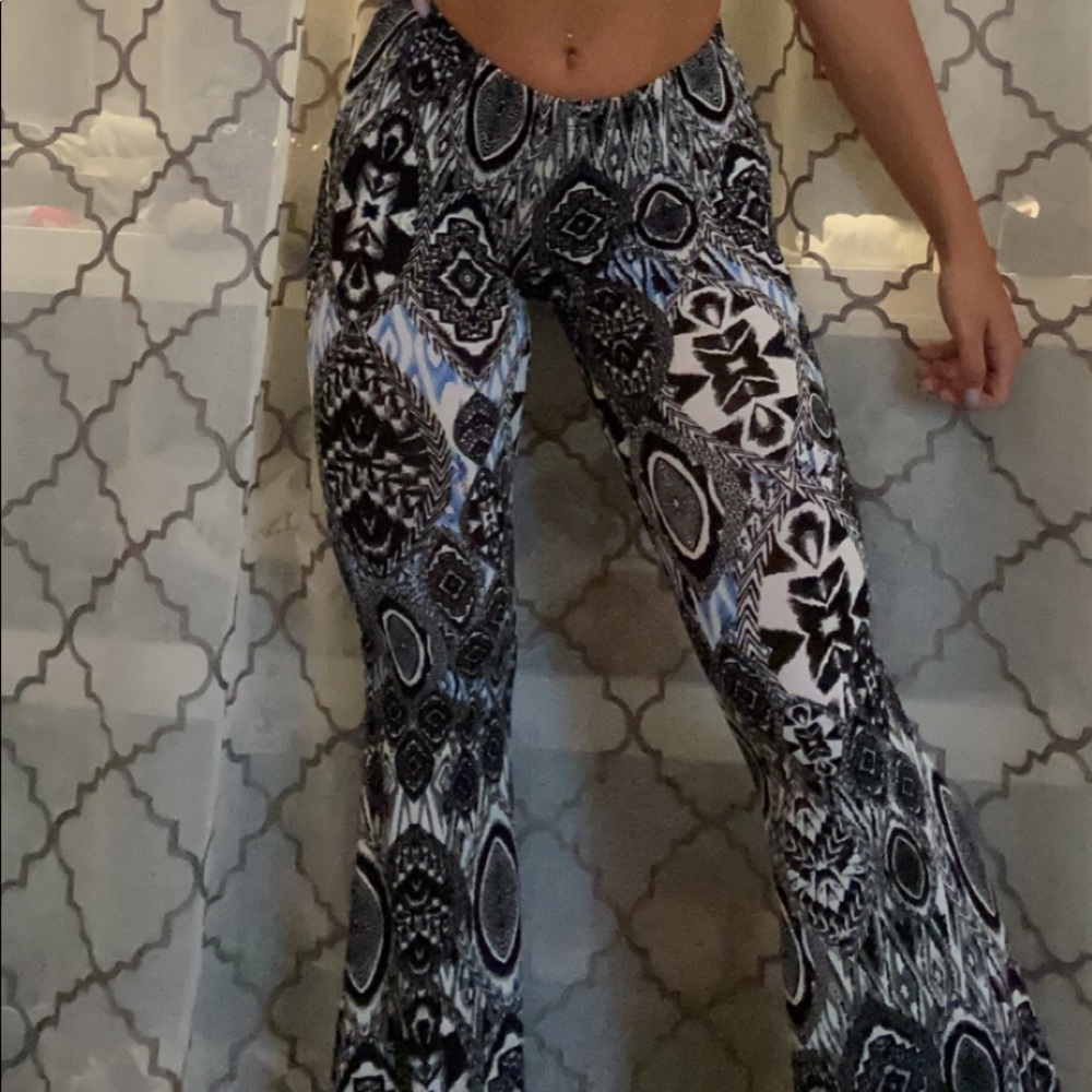 Patterned Flare Pants 🌀 - Picture 2 of 4
